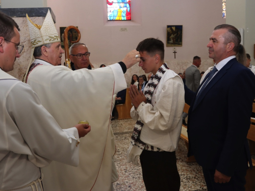 FOTO: Krizma u župi Rama-Šćit