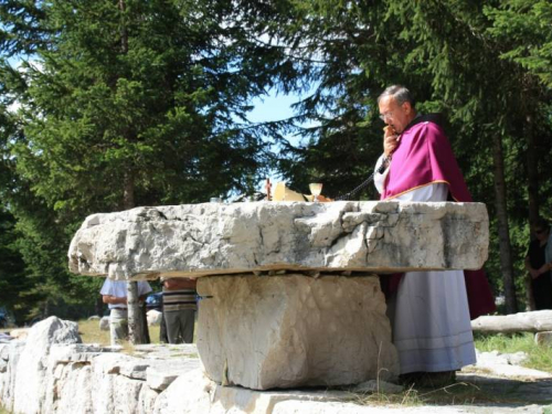 FOTO: Misa za poginule duvandžije na Vran planini