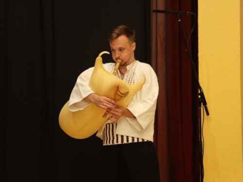 FOTO: Večer folklora u Prozoru: HKUD-ovi ''Rama'' i ''fra Petar Bakula'' oduševili publiku