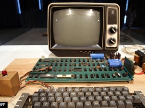 Prodano prvo Apple računalo
