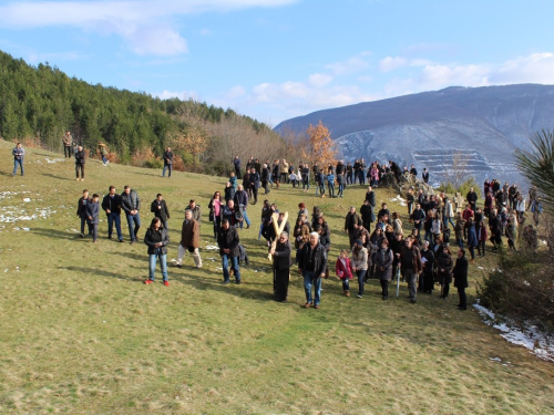 FOTO: Ramski put križa na brdo Gračac