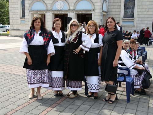 FOTO: Mlada misa vlč. Josipa Papka u župi Prozor