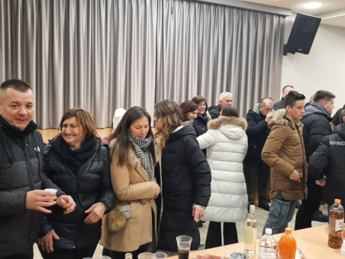 FOTO: Polnoćka u Rumbocima