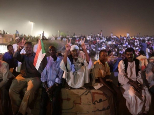 Prosvjedi u Sudanu: U rijeci Nil pronađeno 40 tijela