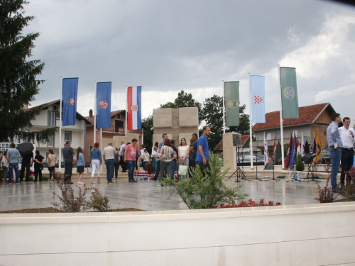 UZDOL: Otkriven spomenik poginulim braniteljima i obilježen Dan 3. bojne brigade Rama