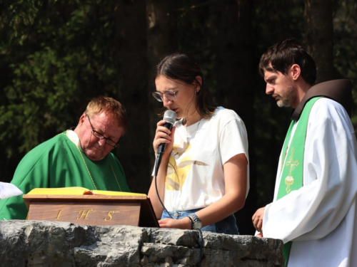 FOTO/VIDEO: Na Vranu služena sv. misa za poginule duvandžije