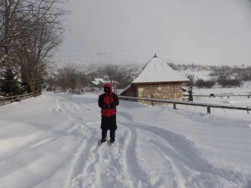 FOTO: Vjetar i snijeg gospodari na Raduši