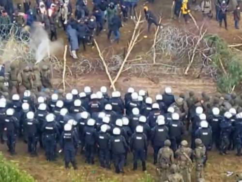 Kaos na granici Europske unije, migranti razbili ogradu i ušli u Poljsku