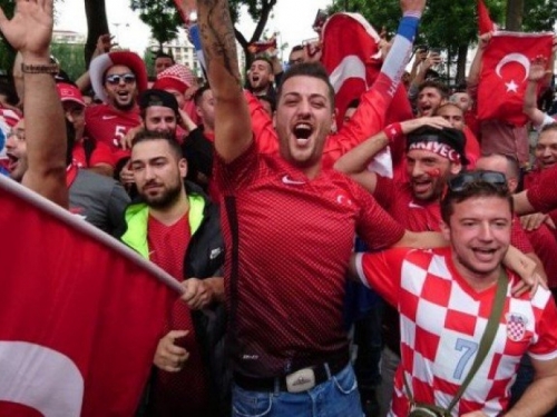 Hrvati i Turci potrčali jedni prema drugima: Francuski specijalci 'trznuli' pa se slatko nasmijali