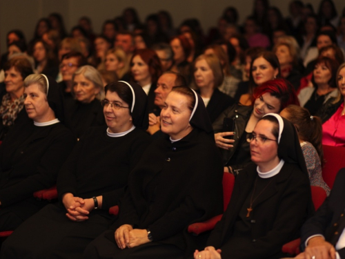 FOTO/VIDEO: Večer etno pjesme u Prozoru