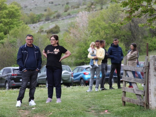 FOTO: Druženje Rumbočana i sv. misa na Zahumu