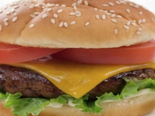 Australski vozač platit će najskuplji cheeseburger