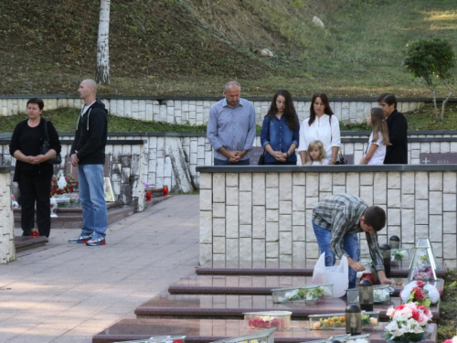 FOTO: Na Uzdolu obilježena 24. obljetnica stravičnog pokolja nad Hrvatima