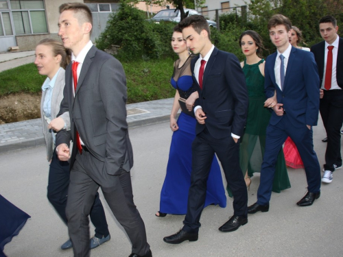 FOTO/VIDEO: Matura 2016. - Defile mladosti i ljepote na ulicama Prozora