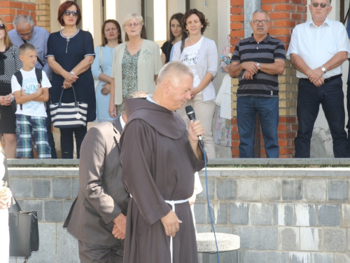 FOTO: Polaganjem vijenaca i svečanom sjednicom započelo obilježavanje Dana općine