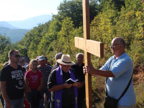 Križni put i slavlje sv. Mise na Uzdolskoj kalvariji