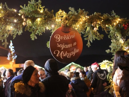 Božićni sajam u Uskoplju 22. i 23. prosinca