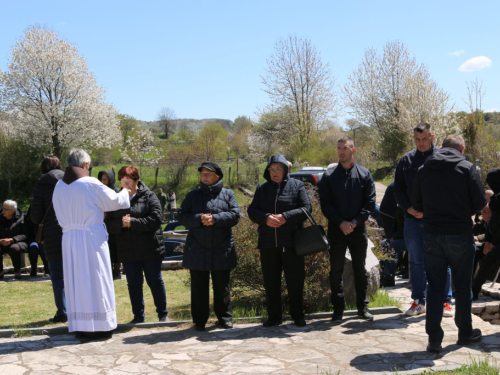FOTO: Druženje Rumbočana i sv. misa na Zahumu
