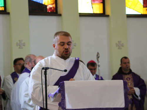 FOTO: Sahranjen fra Mario Radman, bivši župnik župe Rumboci