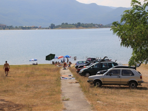 FOTO/VIDEO: Ramci spas od vrućina pronašli na Ramskom jezeru