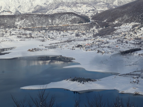 FOTO: Ramsko jezero uokvireno snježnom bjelinom i kontrastima