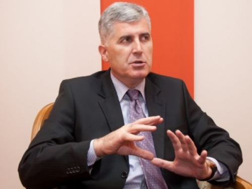 HDZ BiH neće se svrstavati u sukobu SDP-a i SDA