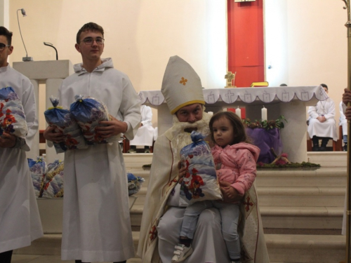 FOTO: Sv. Nikola posjetio župu Prozor