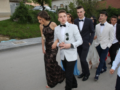 FOTO/VIDEO: Matura 2016. - Defile mladosti i ljepote na ulicama Prozora