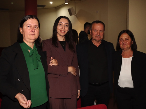 FOTO: Žarko Mađar u Prozoru predstavio svoj književni prvijenac