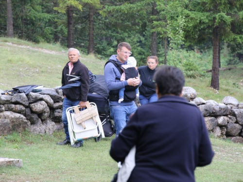 FOTO/VIDEO: Na Vranu služena sv. misa za poginule duvandžije