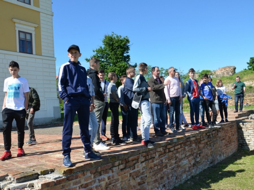 FOTO: Učenici OŠ Fra Jeronima Vladića posjetili Vukovar