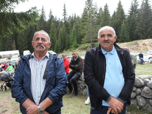 FOTO: Na Vranu služena sv. misa za poginule duvandžije