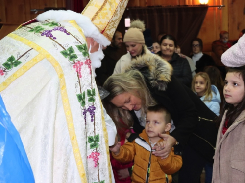 FOTO: Sv. Nikola posjetio župu Rama-Šćit