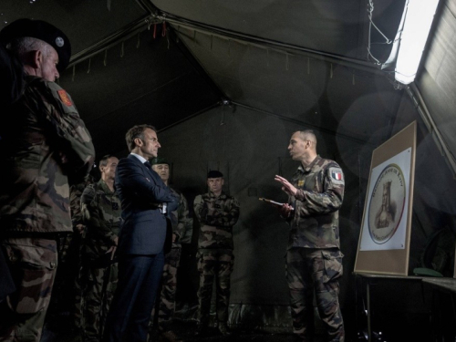 Macron: Ne treba nam ruska dozvola za slanje vojnika u Ukrajinu