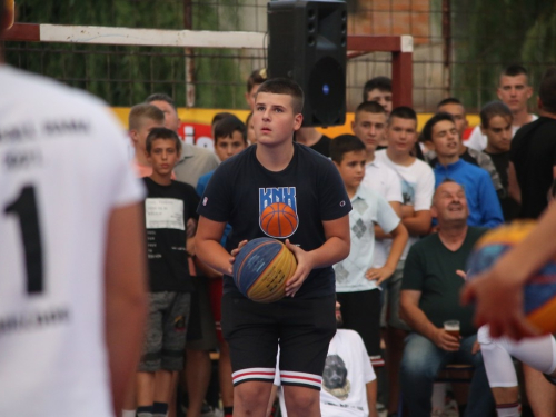 FOTO: Ekipa ''Makarska 3x3'' pobjednik 19. Streetball Rama 2021.