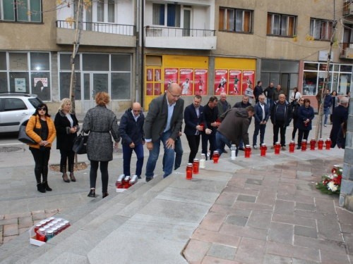 FOTO: Povodom Svih svetih u Prozoru zapaljene svijeće za poginule i preminule branitelje