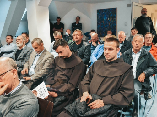 FOTO/VIDEO: U Zagrebu predstavljen zbornik ''Rama u Drugom svjetskom ratu i poraću''