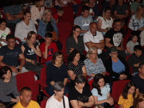 FOTO/VIDEO: Škola folklora u Prozoru koncertom predstavila svoj rad