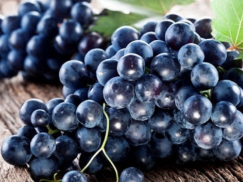 Grožđe odlično pročišćava jetru, a naročito je zdravo crno grožđe