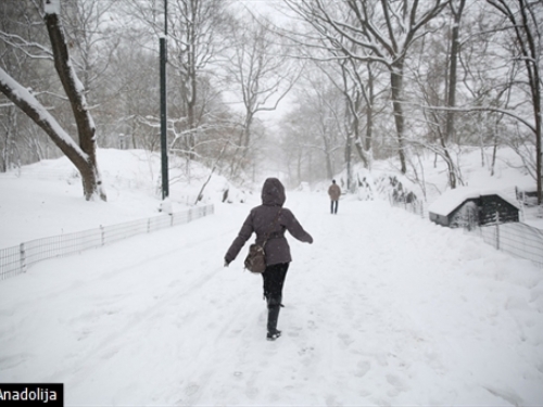 Snježna oluja u SAD-u: Zatvorene škole, odgođeno preko 2.700 letova