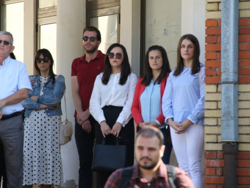 FOTO: Polaganjem vijenaca i svečanom sjednicom započelo obilježavanje Dana općine