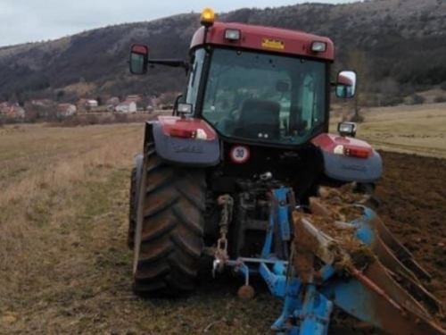 Općina Tomislavgrad dala u zakup 782,43 ha u svrhu poljoprivredne proizvodnje