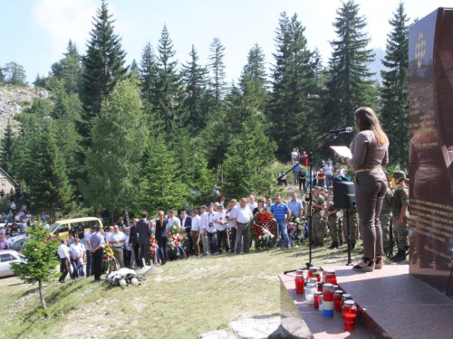 FOTO: Obilježena 22. obljetnica stradanja 39 Hrvata na Stipića livadi