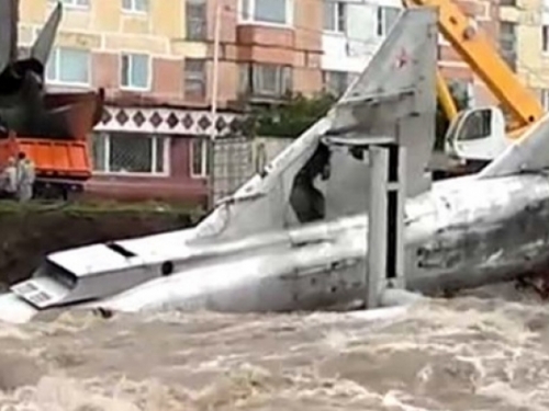 Sovjetske MIG-ove odnijela rijeka u olujnom nevremenu