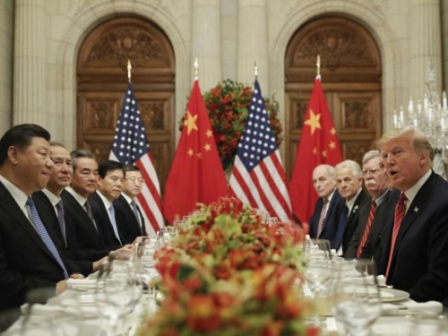 Trump prijeti prekidom odnosa s Pekingom, ne želi razgovarati s Xijem