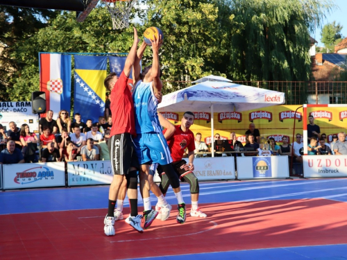 FOTO: Ekipa ''Ba.Riba'' pobjednik 20. Streetball Rama 2022.