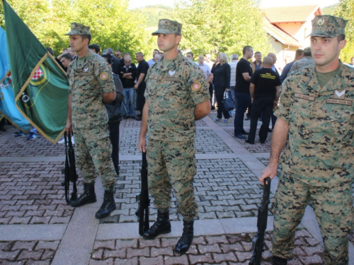 FOTO: Na Uzdolu obilježena 24. obljetnica stravičnog pokolja nad Hrvatima