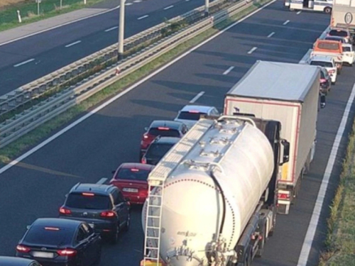 Hrvatska: Jedna osoba poginula, četiri ozlijeđene u sudaru na A3