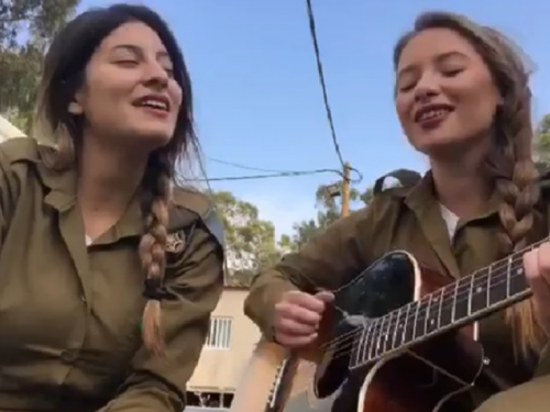 Lijepe izraelske vojnikinje zapjevale i u kratkom roku postale internet hit