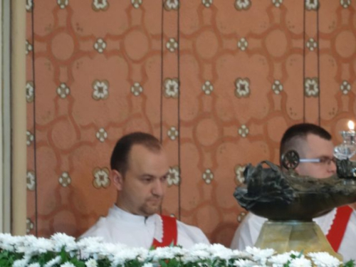 U sarajevskoj katedrali zaređeni vlč. Ivan Ivančević i vlč. Ljubo Zadrić